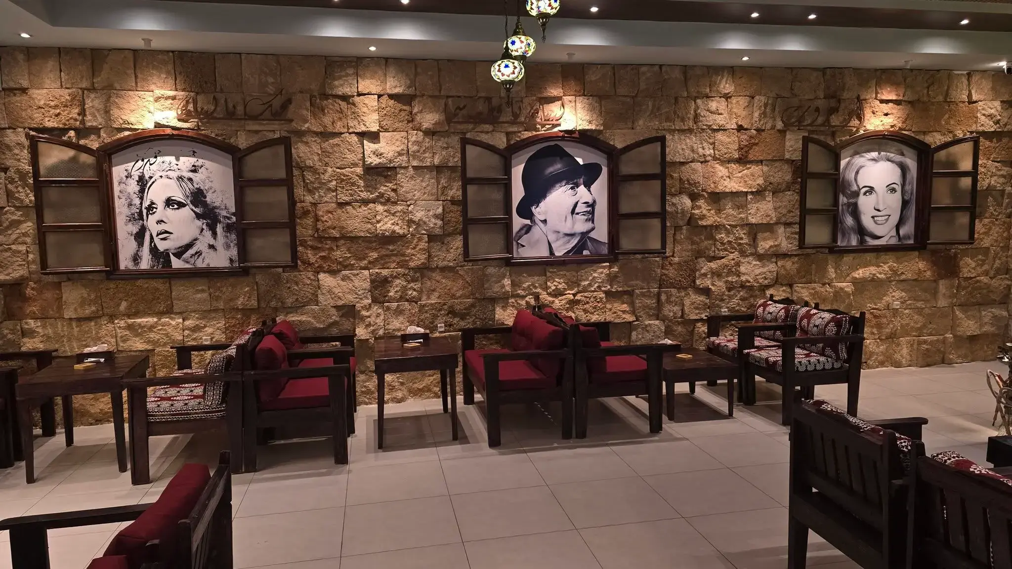 Zekrayat Café ambiance